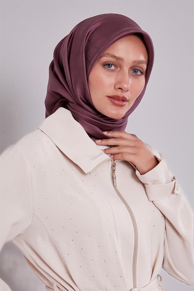 Menekşe Kenar Şeritli Monogram İpek Eşarp