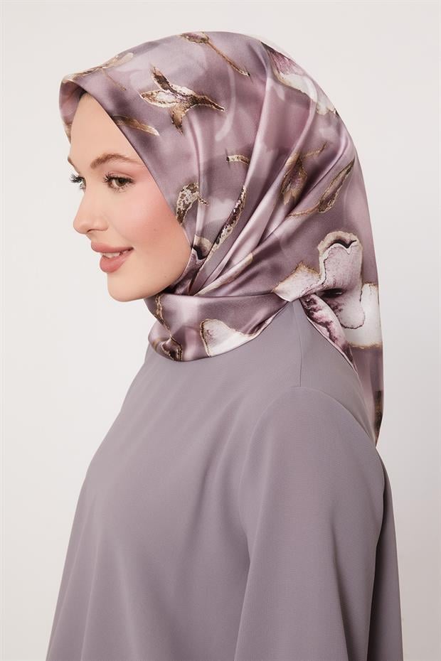 Menekşe Lotus Çiçek Twill İpek Eşarp