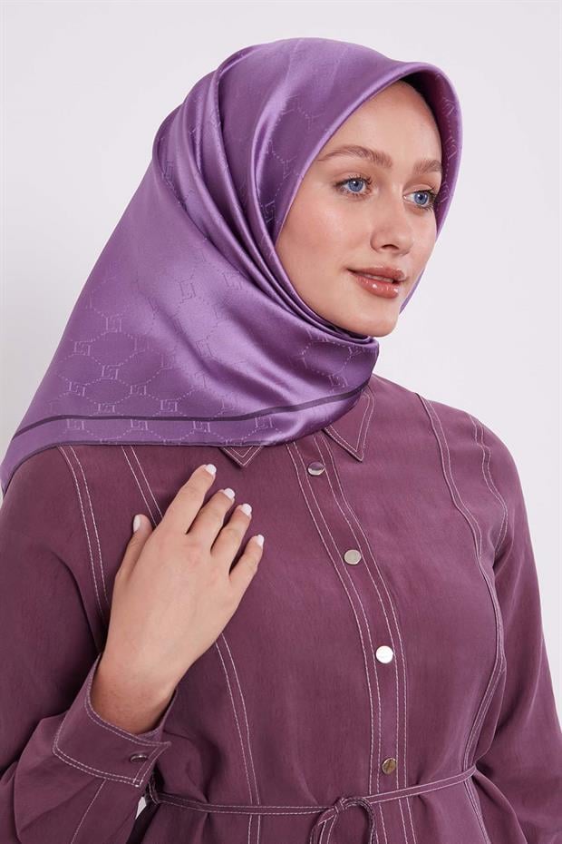 Menekşe Petek Desen Monogram İpek Eşarp