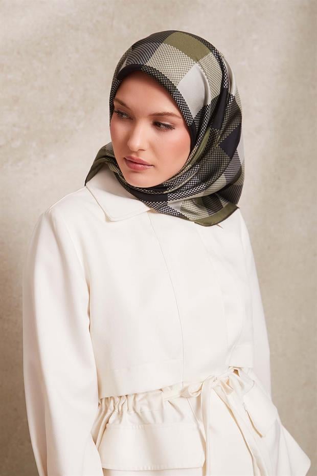 Mint Yeşili Noktalı Kareli Twill İpek Eşarp