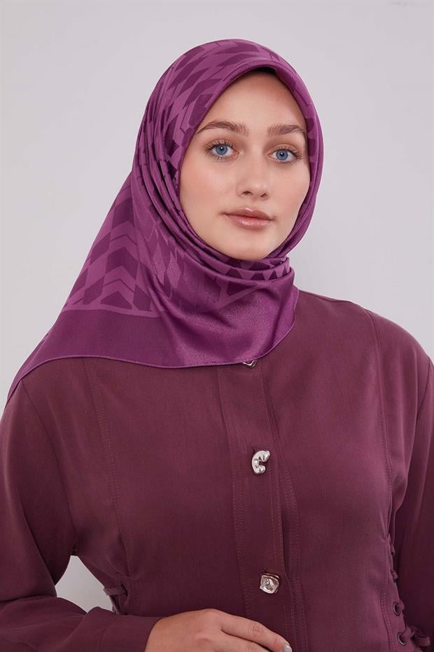 Mor Baklava Desen Kristal Jakar Eşarp