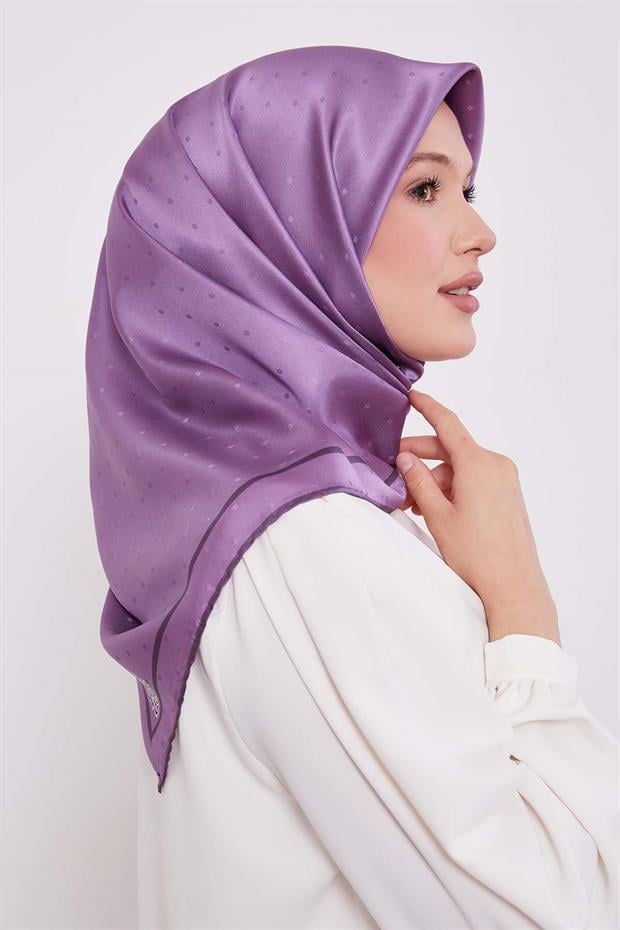Mor Benek Desen Monogram İpek Eşarp
