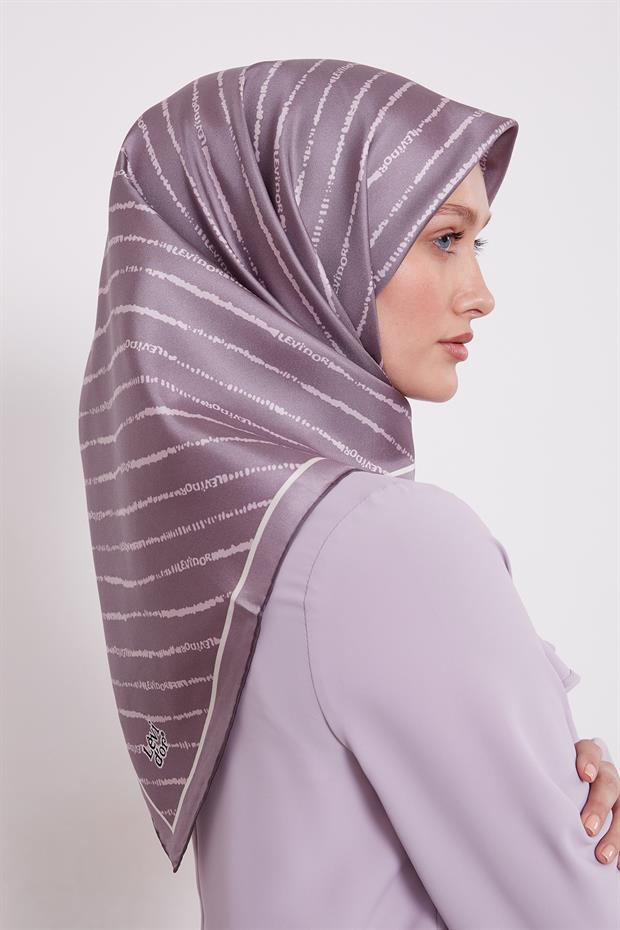 Mor Çizgili Yazı Desen Twill İpek Eşarp