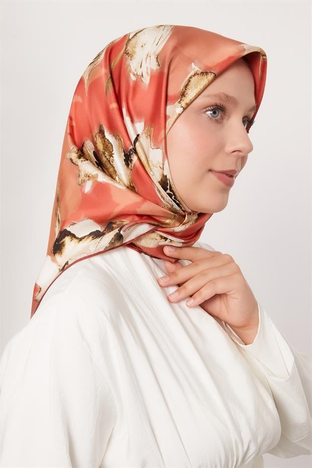 Nar Çiçeği Lotus Çiçek Twill İpek Eşarp