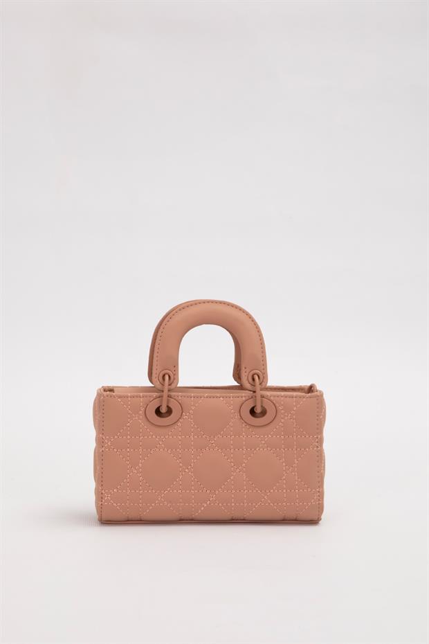 Pembe Aksesuarlı Kapitone El Çantası