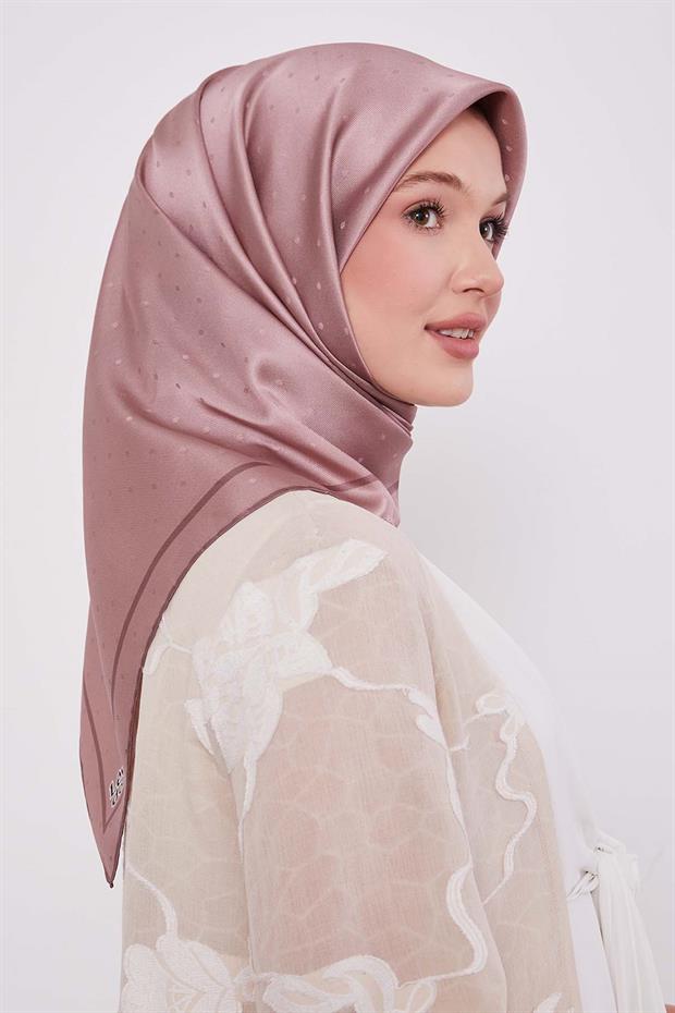 Pembe Benek Desen Monogram İpek Eşarp