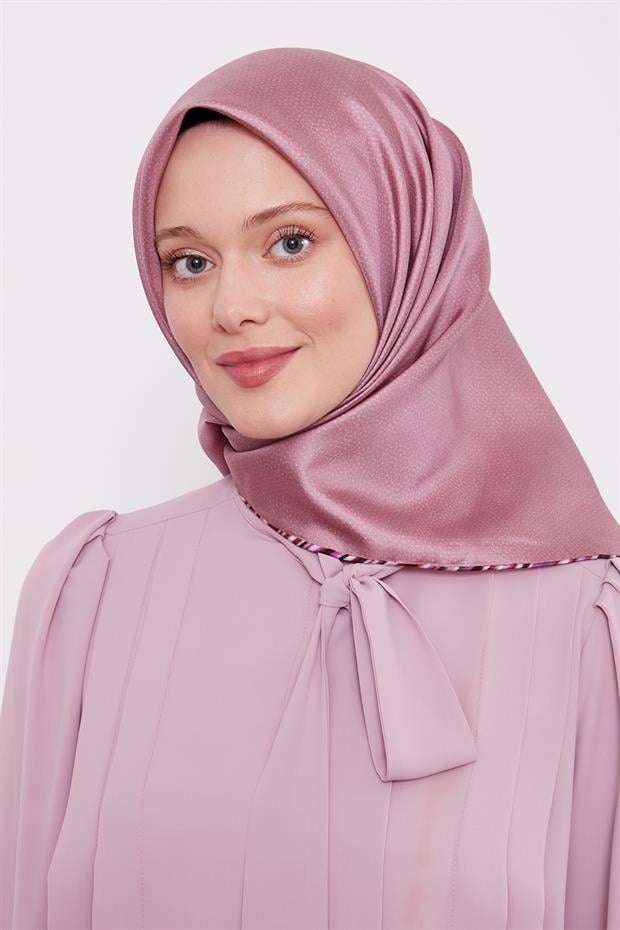 Pembe Benekli Twill İpek Eşarp