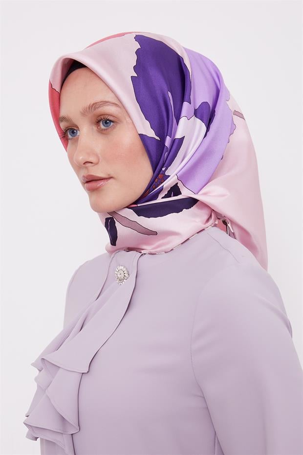 Pembe Çizim Çiçek Desen Twill İpek Eşarp