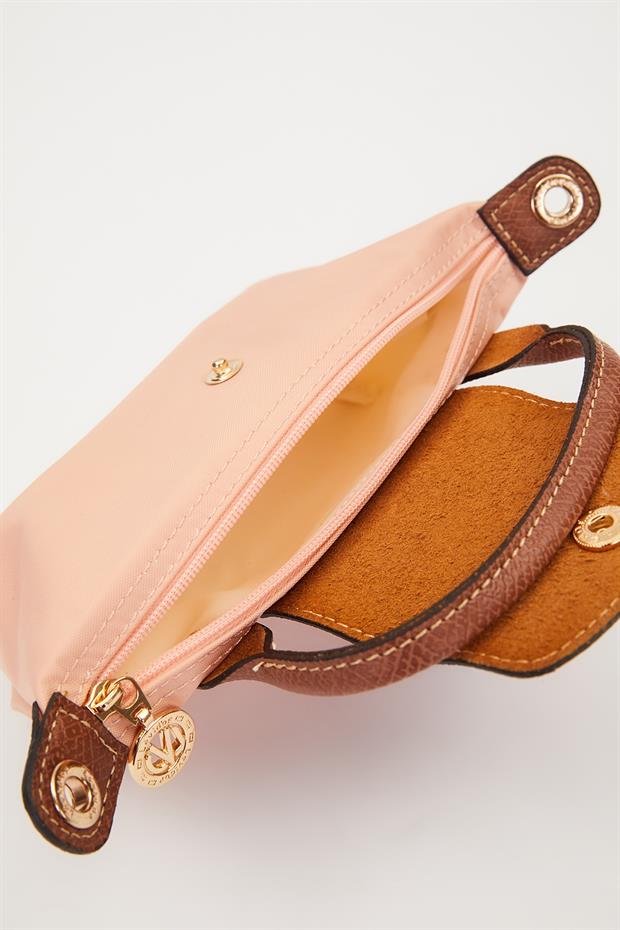 Pembe Deri Kapak Detaylı El Çantası