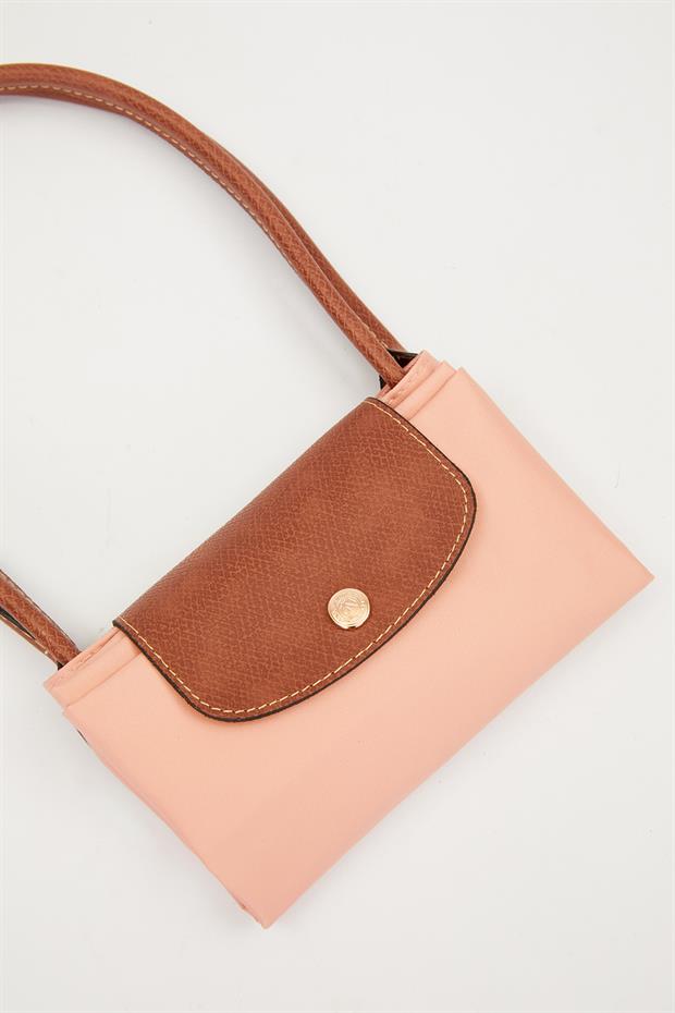 Pembe Deri Kapaklı Uzun Askılı Omuz Çantası