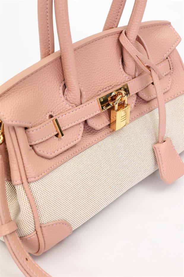 Pembe Oval Kilit Detay El Çantası