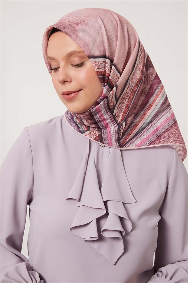 Pembe Şerit Desen Pamuk Eşarp
