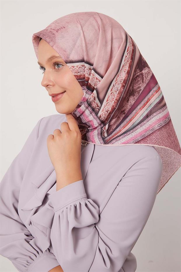 Pembe Şerit Desen Pamuk Eşarp