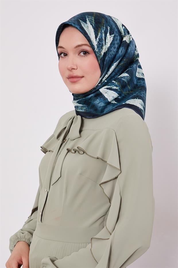 Petrol Yeşili Yansıma Görünümlü Twill İpek Eşarp