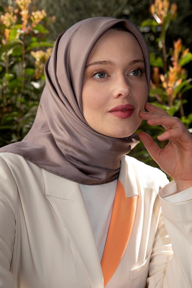 Pudra Çift Taraflı Twill İpek Eşarp