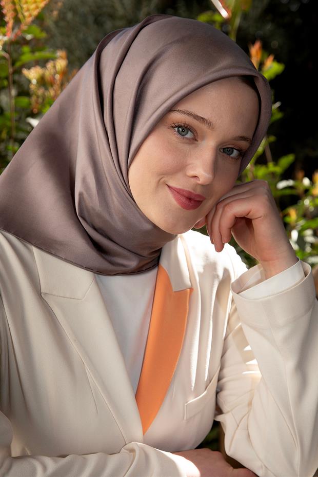 Pudra Çift Taraflı Twill İpek Eşarp