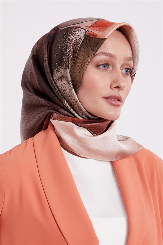 Pudra Kesik Çiçek Desen Twill İpek Eşarp