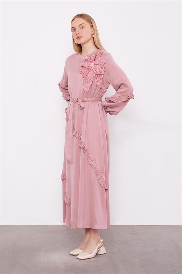 Pudra Yakası Çiçek Detaylı Cupra Elbise