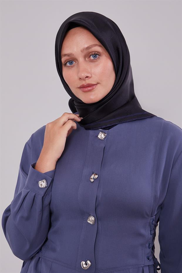 Saks Kenar Şeritli Monogram İpek Eşarp