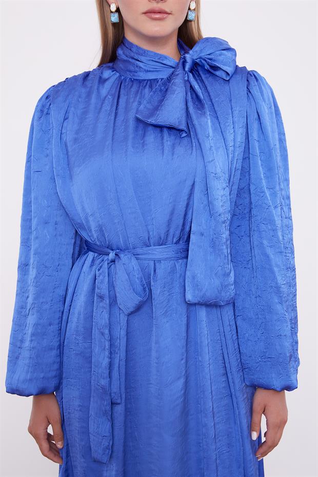 Saks Kuşak Detaylı Saten Kraş Elbise