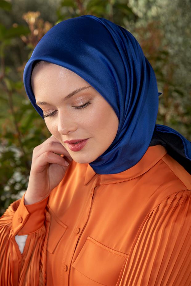 Saks - Siyah Çift Taraflı Twill İpek Eşarp