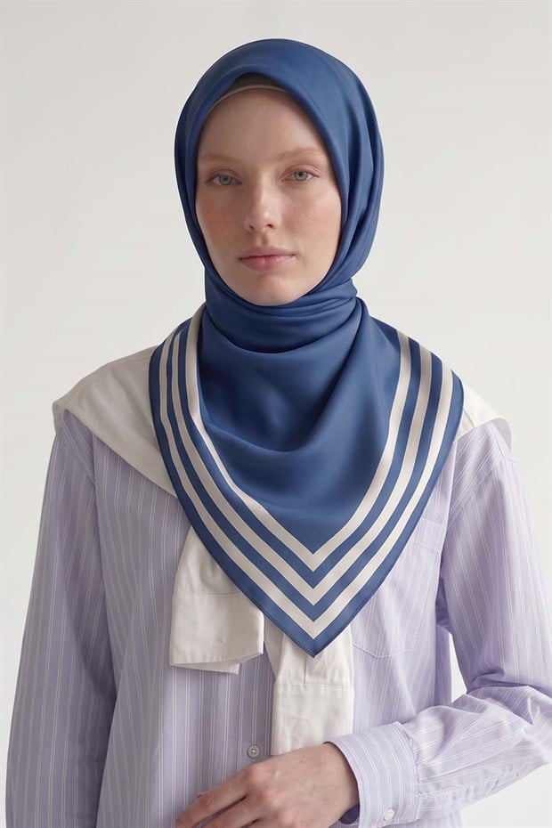 Saks Üç Çizgi Detaylı Twill İpek Eşarp
