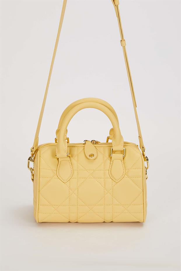 Sarı Yıldız Aksesuar Detaylı El Çantası