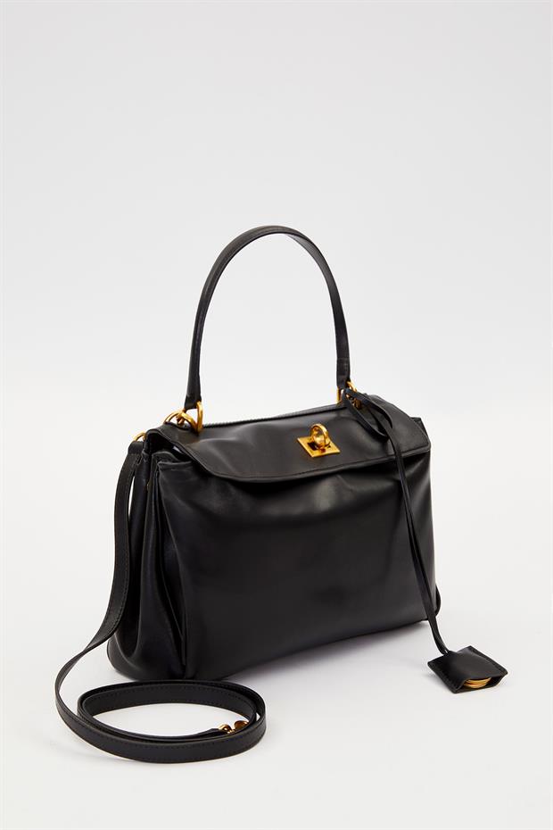 Siyah Aksesuar Detaylı El Çantası
