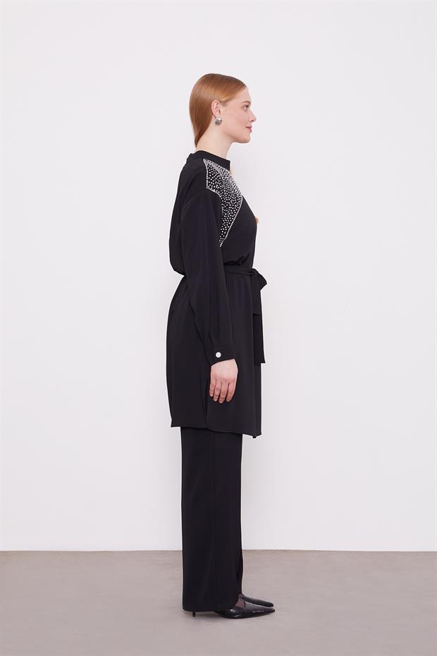 Siyah Taş Yakalı İkili Takım