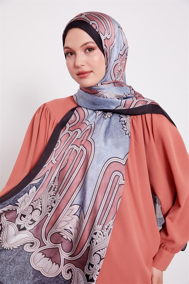 Siyah Baroklu Hint İpeği Şal