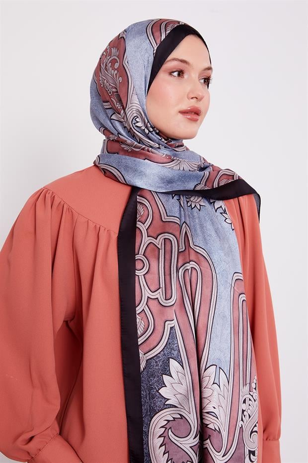 Siyah Baroklu Hint İpeği Şal