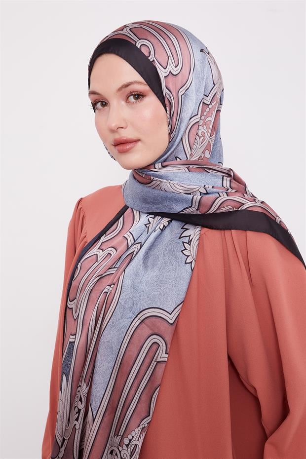 Siyah Baroklu Hint İpeği Şal