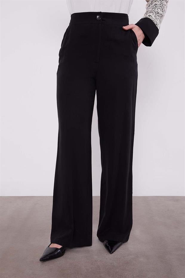 Siyah - Bej Dantel Detaylı Üçlü Tunik Takım