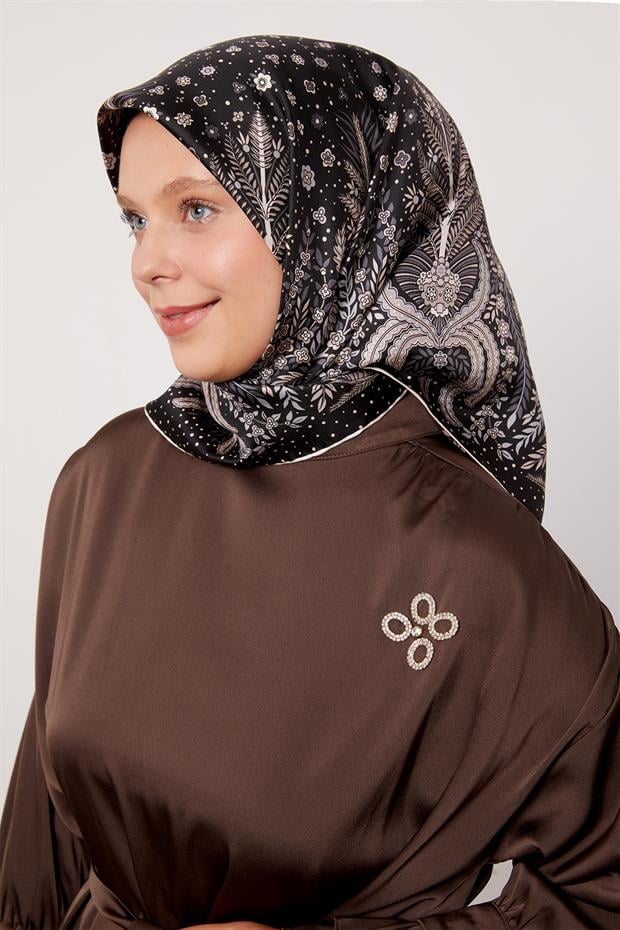 Siyah - Bej Yaprak  Desen Twill İpek Eşarp