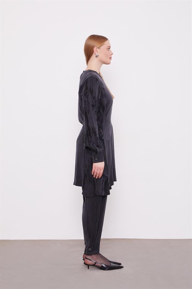 Siyah Bel Bağlama Detaylı Parlak Gürünümlü İkili Takım