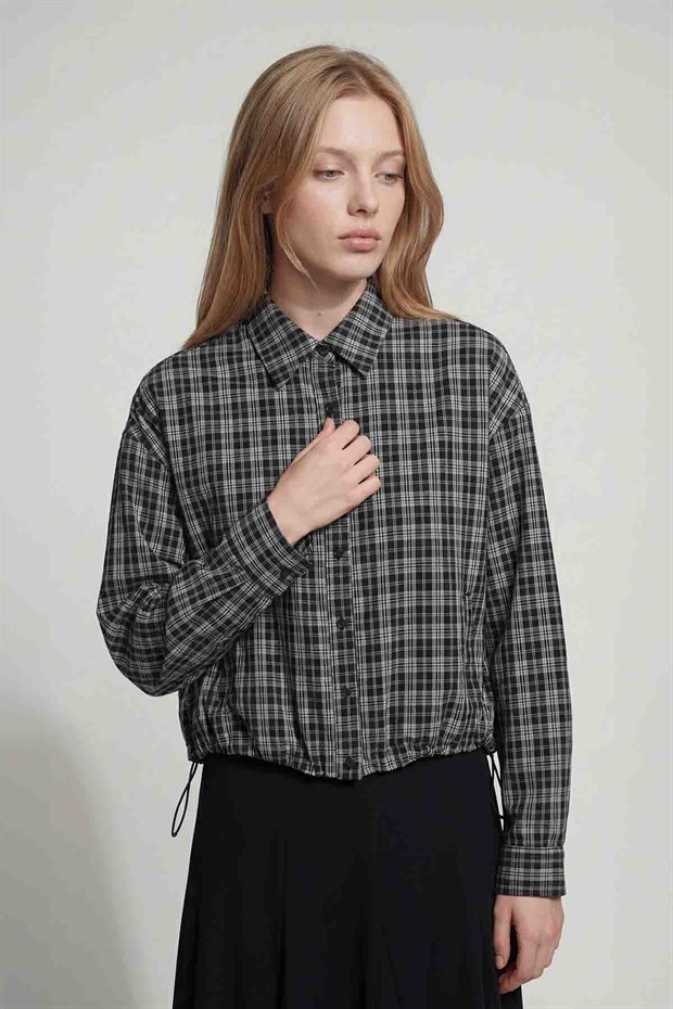 Siyah Bel Klips Detaylı Gömlek