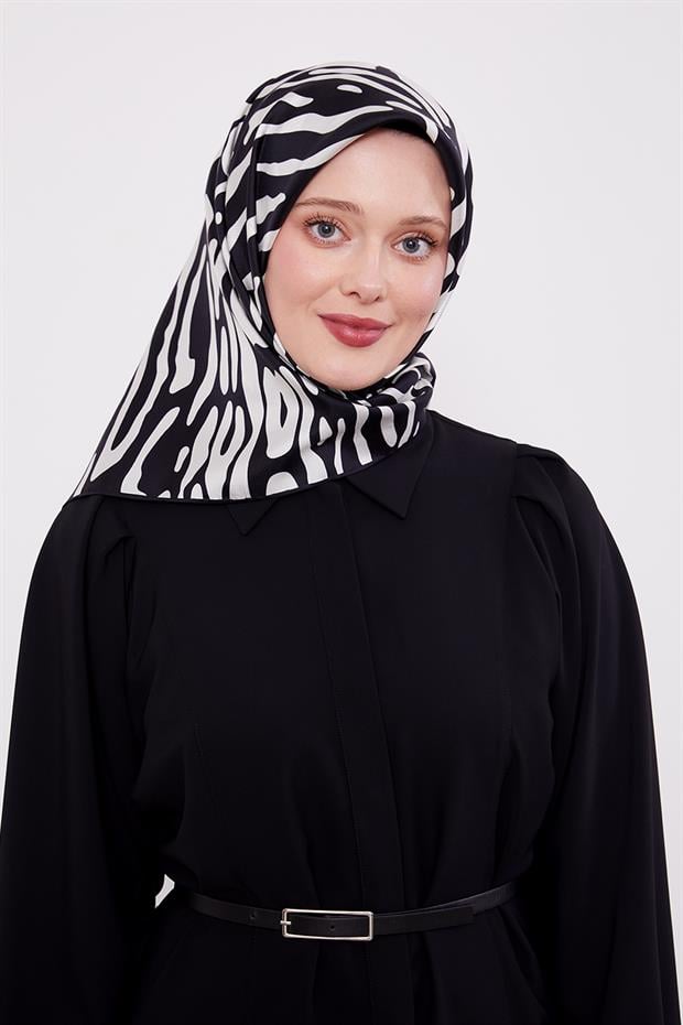 Siyah - Beyaz Leopar Desen Twill İpek Eşarp