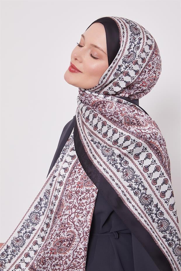 Siyah - Beyaz Mini Çiçek Hint İpeği Şal