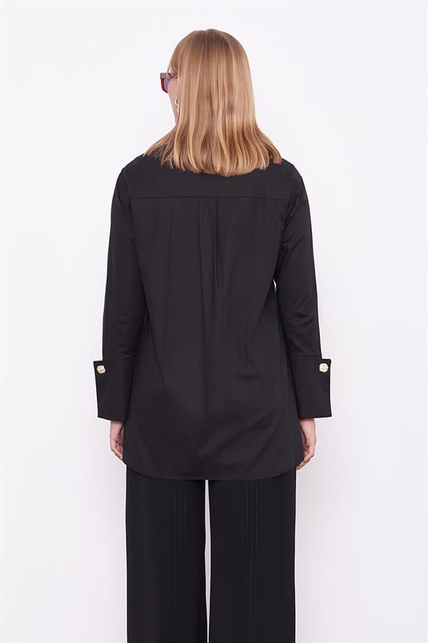Siyah Broş Düğme Detaylı Gömlek