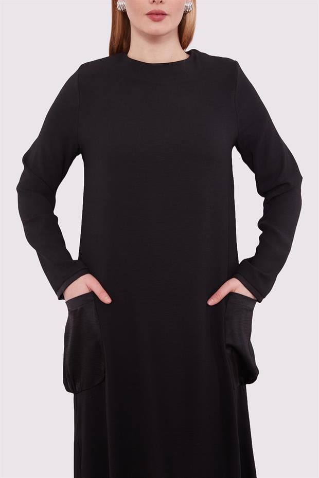 Siyah Büyük Cep Detaylı Elbise