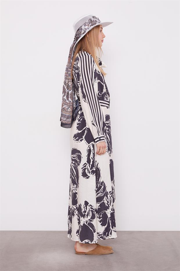 Siyah Büyük Çiçek Desenli Elbise