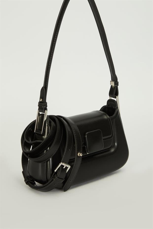 Siyah Büyük Tokalı Baget Çanta