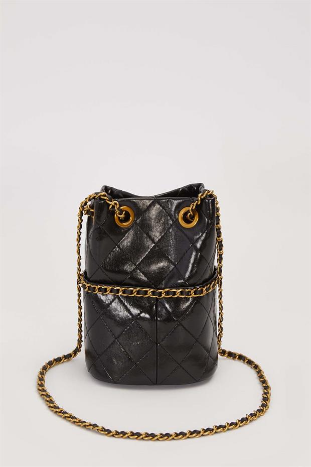 Siyah Büzgü Kapamalı Zincir Askılı Omuz Çantası