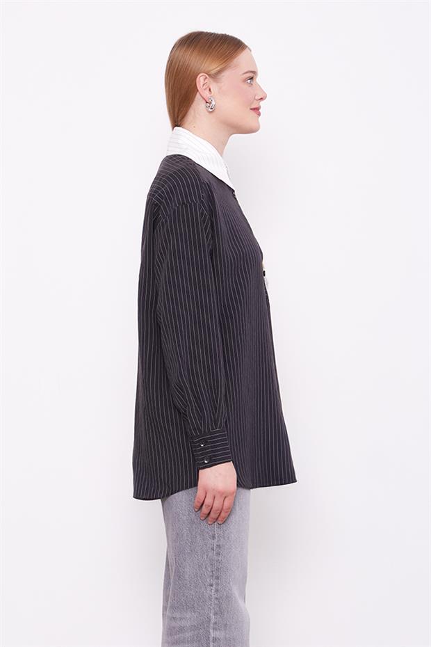 Siyah Cebi Çiçek İşleme Detaylı Gömlek