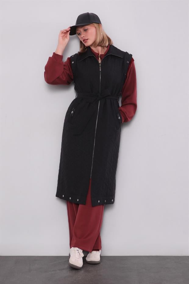 Siyah Cep Aksesuar Detaylı Yelek