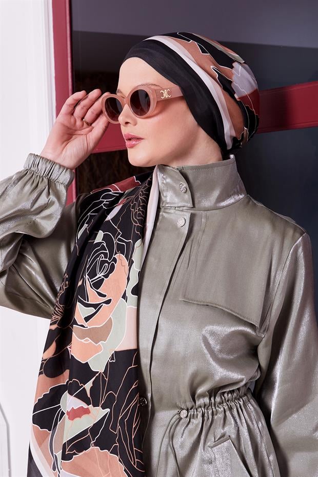 Siyah Çiçek Desen Royal Şal