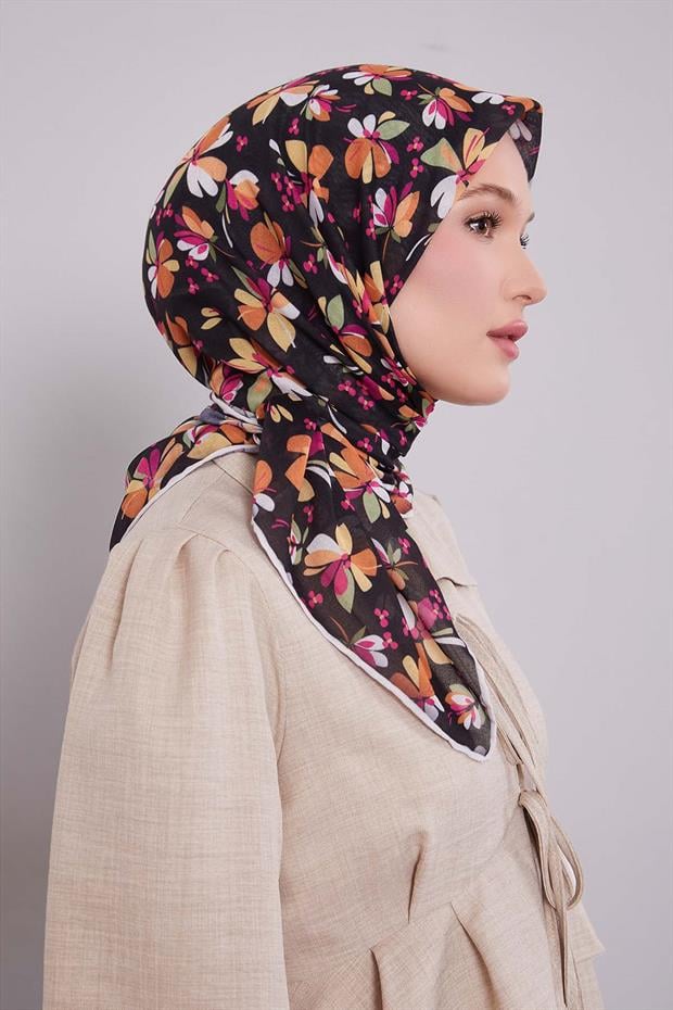 Siyah Çiçek Desen Soft Eşarp