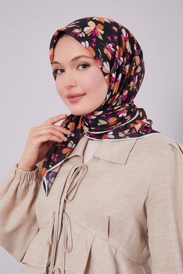 Siyah Çiçek Desen Soft Eşarp