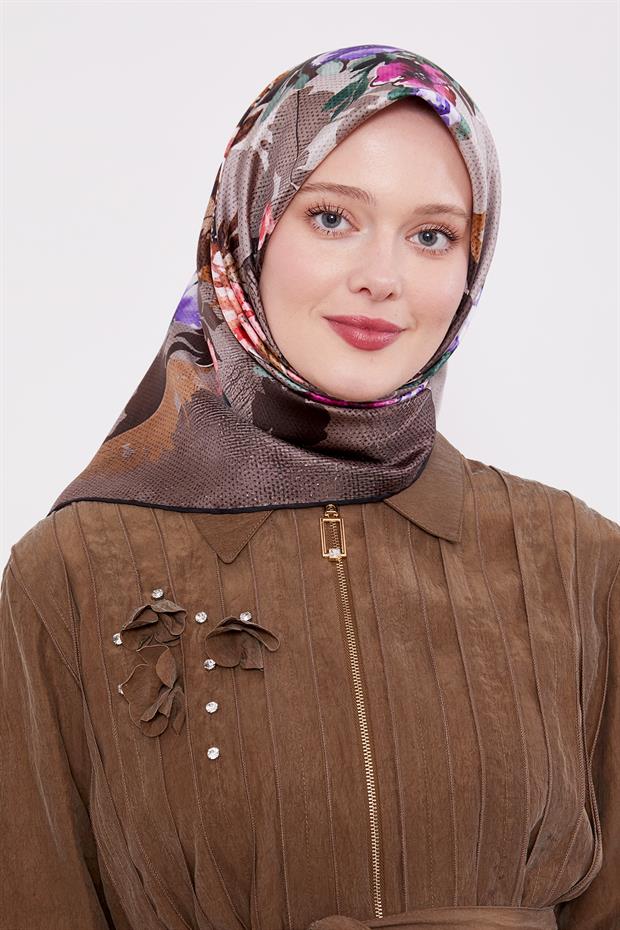 Siyah Çiçek Desen Twill İpek Eşarp