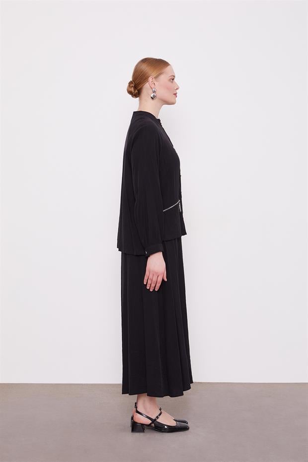 Siyah Çift Düğme Detaylı Etekli Takım